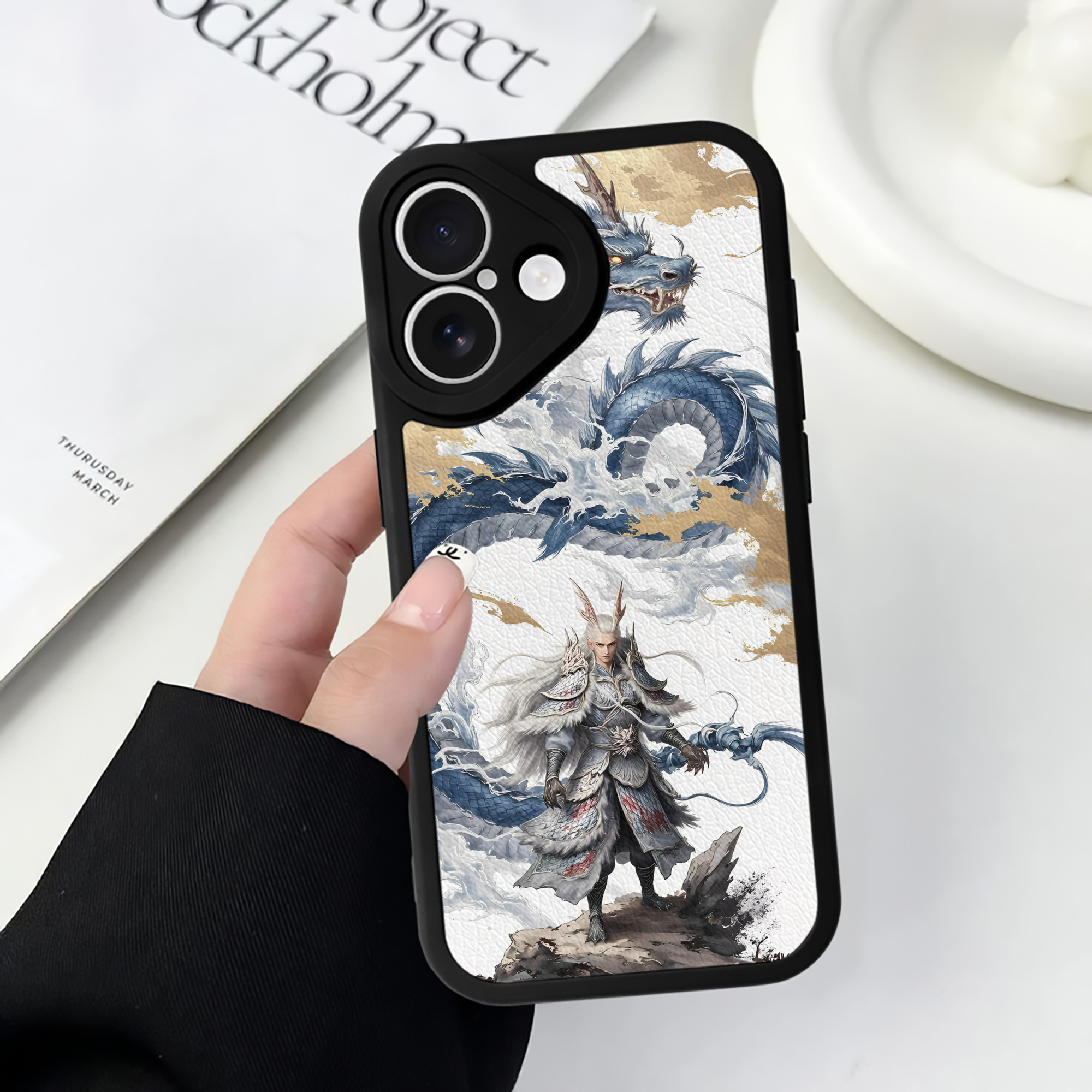 （画像用） Ne Zha 2 ナタ 魔童の大暴れ 【iPhone 16シリーズ対応】シリコンスマホケース（レザー調） 材質：シリコン